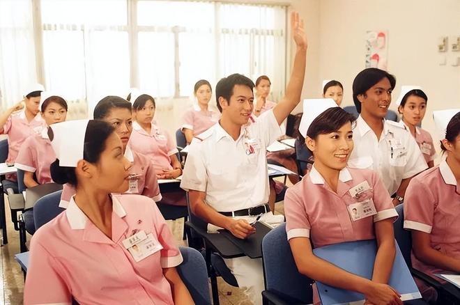 別再看《巨塔之后》強(qiáng)推5部醫(yī)療職業(yè)劇看完秒懂啥叫緊張刺激(圖5)